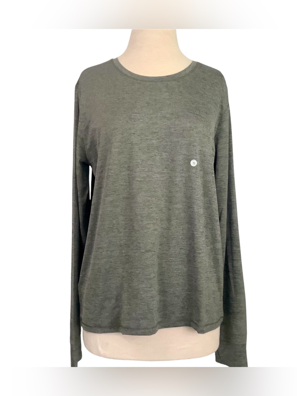 NWOT Women's Gray Lightweight Long Sleeve Athletic Top